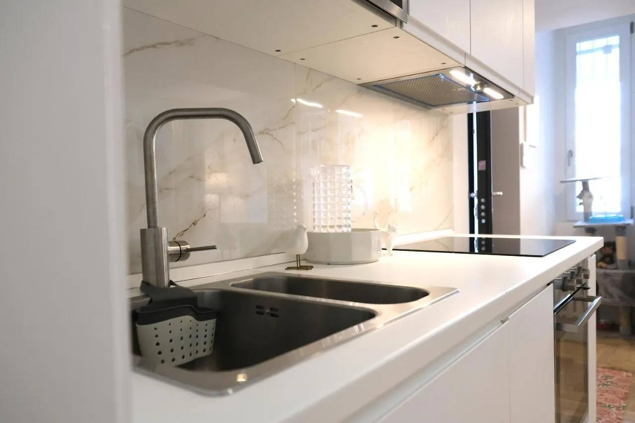 I Host Apartment - Val Strona 3 Milan 0*,