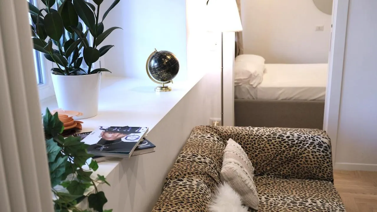 I Host Apartment - Val Strona 3 Milan Italy