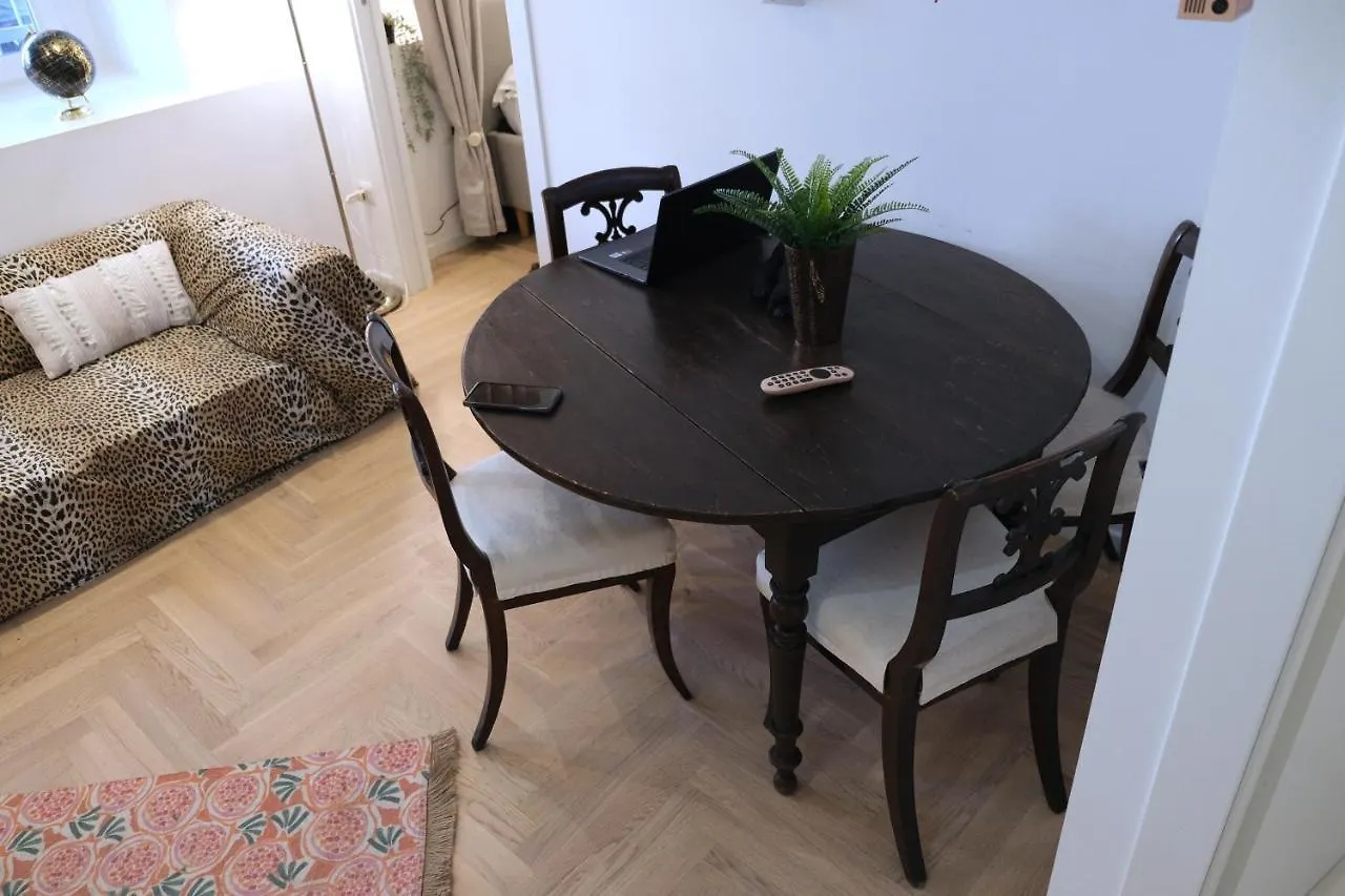 I Host Apartment - Val Strona 3 Milan Italy