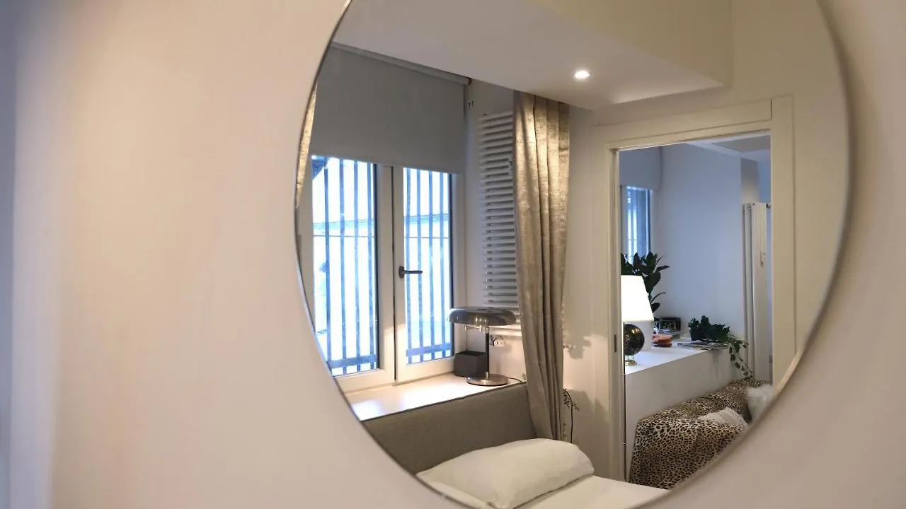 I Host Apartment - Val Strona 3 Milan 0*,  Italy