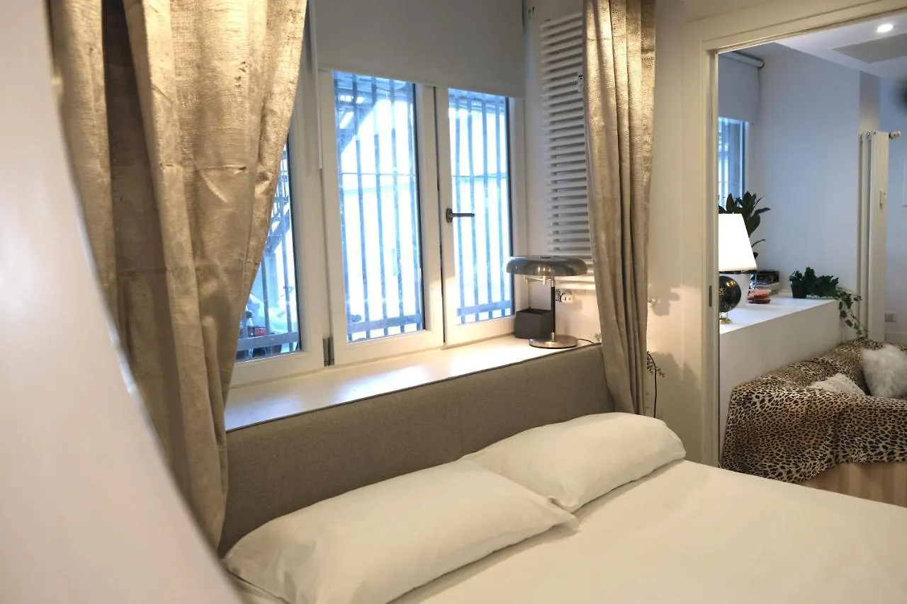 I Host Apartment - Val Strona 3 Milan 0*,