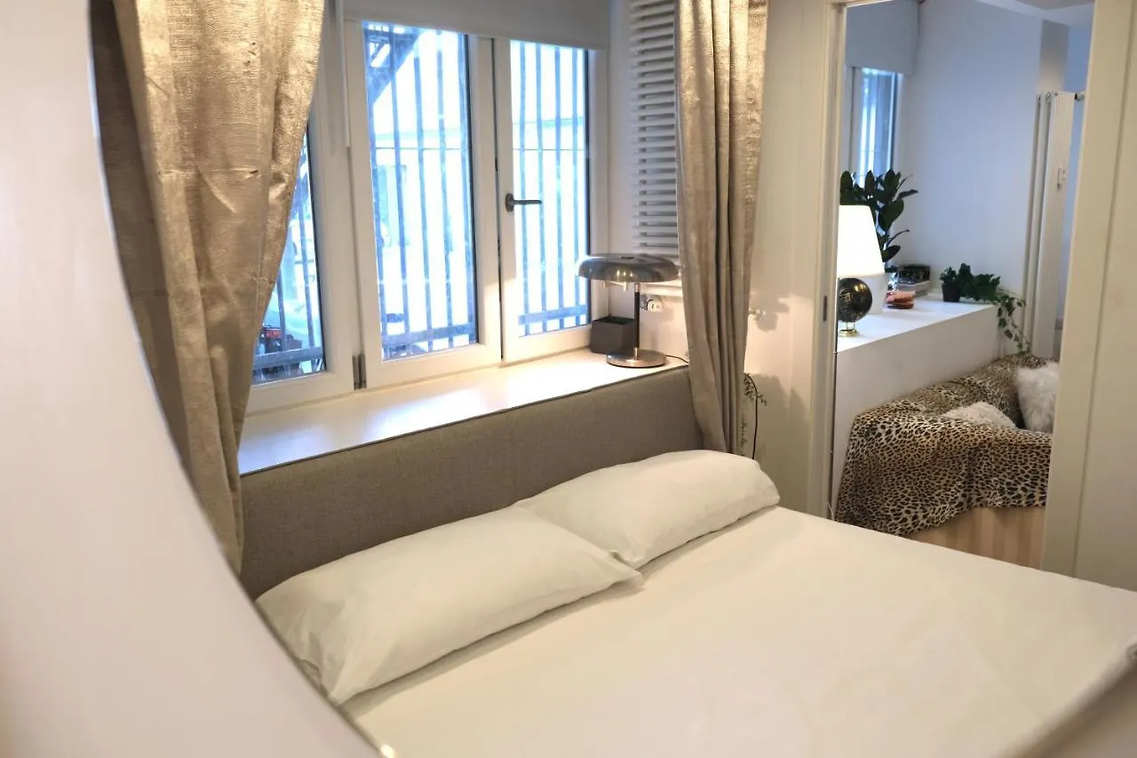 I Host Apartment - Val Strona 3 Milan