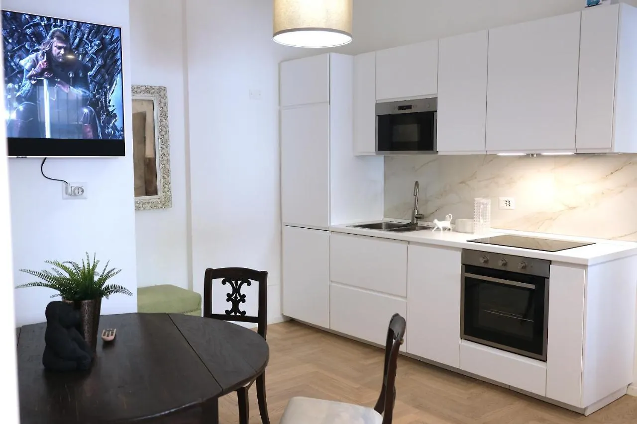 I Host Apartment - Val Strona 3 Milão