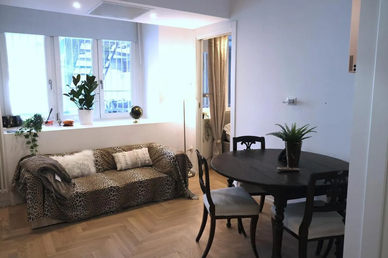 I Host Apartment - Val Strona 3 Milão