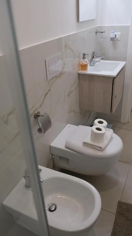 I Host Apartment - Val Strona 3 Milão 0*,
