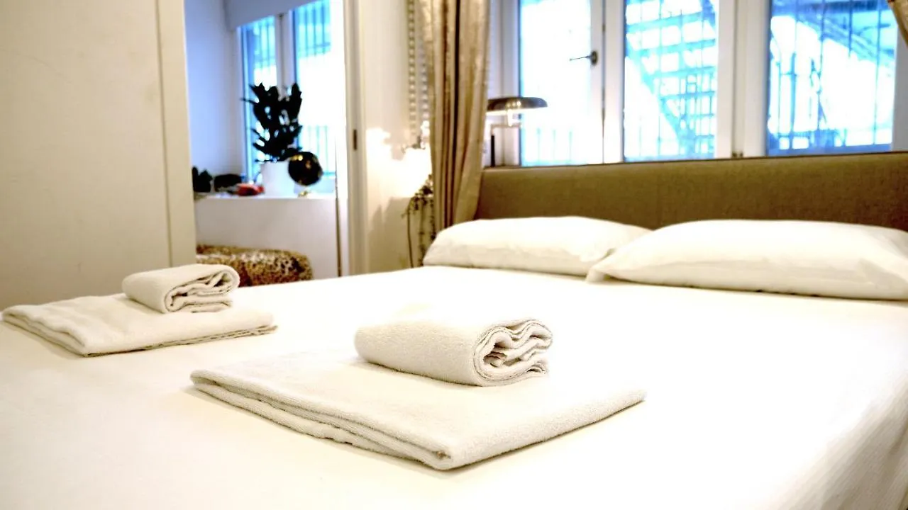I Host Apartment - Val Strona 3 Milão